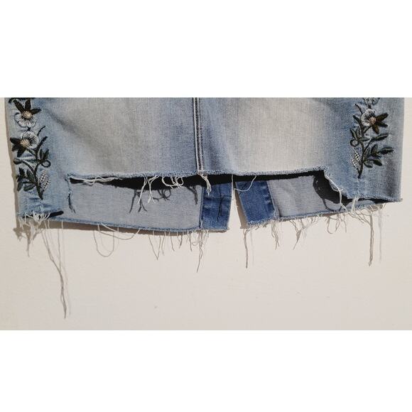 Driftwood Skylar Distressed Floral Embroidered Denim Skirt Blue 27 - Picture 12 of 13